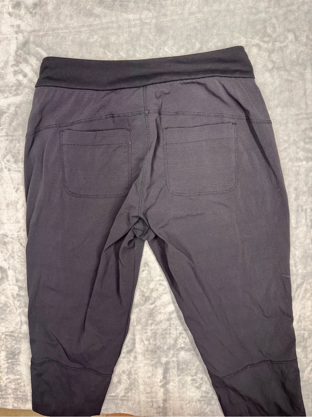 Athleta Black Women's Jogger Capris with Cargo Pockets - Picture 5 of 12